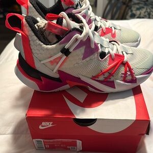 Jordan Why Not Zer0.3 SE
Spruce Aura Flash Crimson